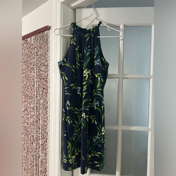 Tommy Bahama Island Zone dress. Size Medium - Picture 2 of 4